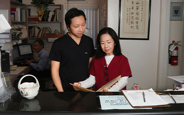 front desk at Mastar Chiropractic in Monterey Park